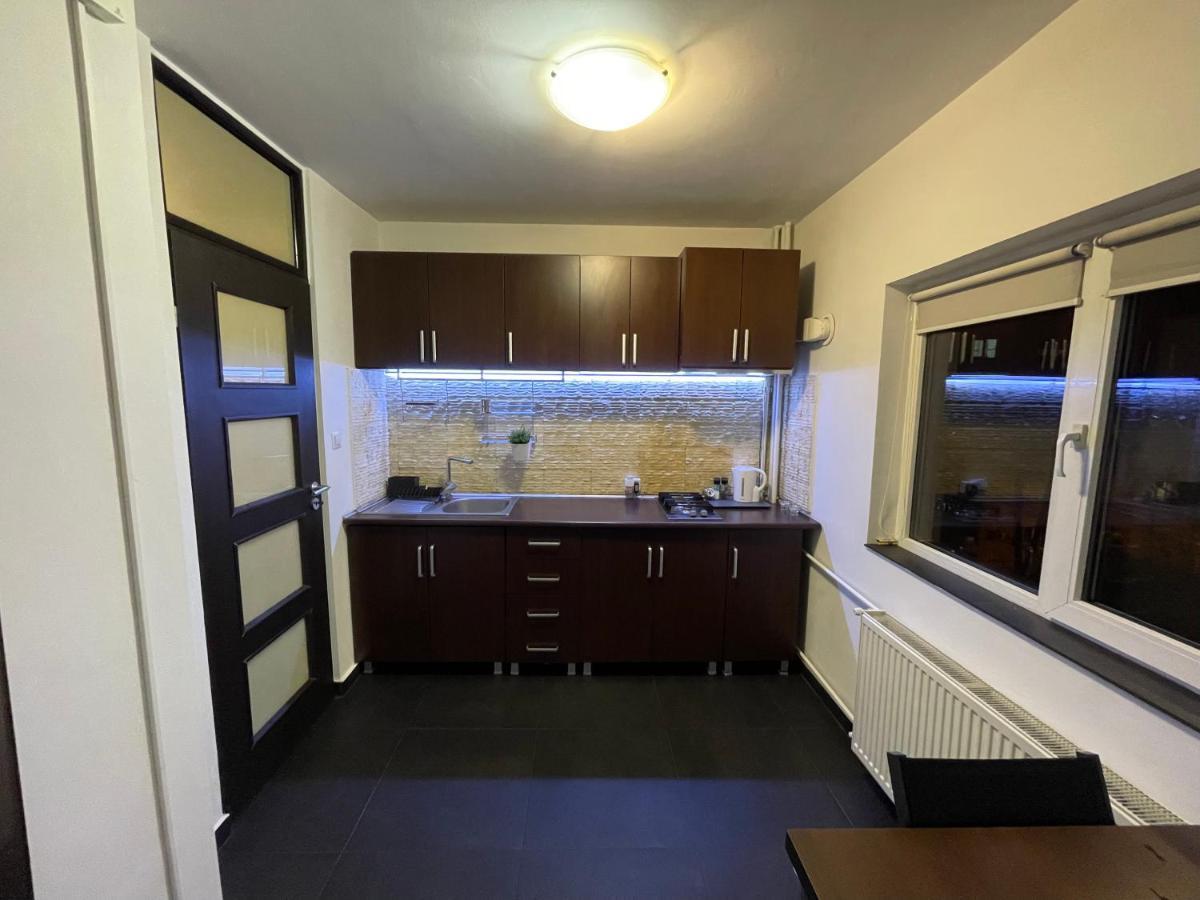 Turqoise Luxury Near Unirii Square Apartment Bucharest