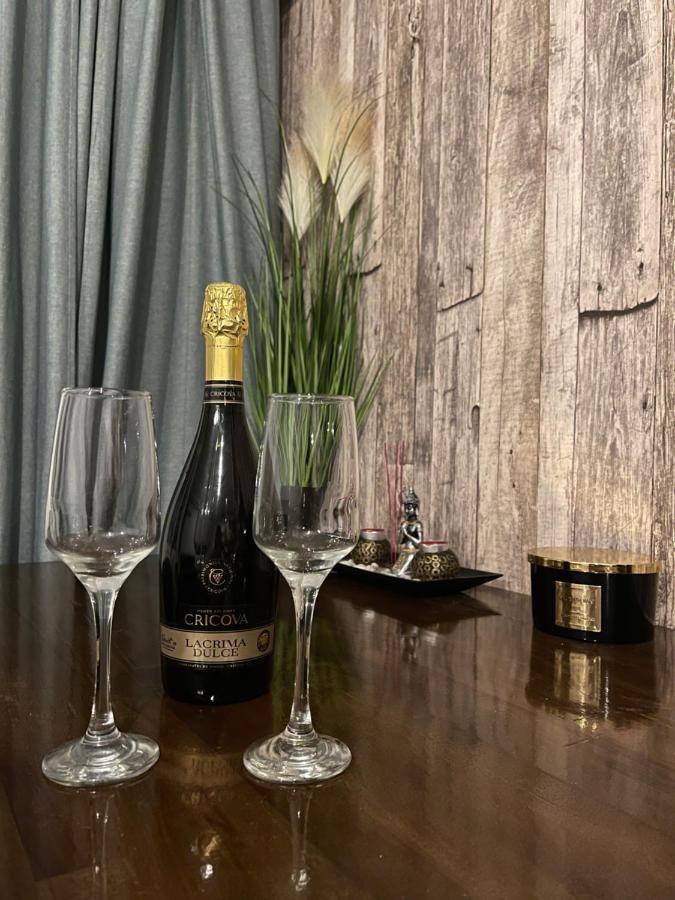 Turqoise Luxury Near Unirii Square Apartment Bucharest